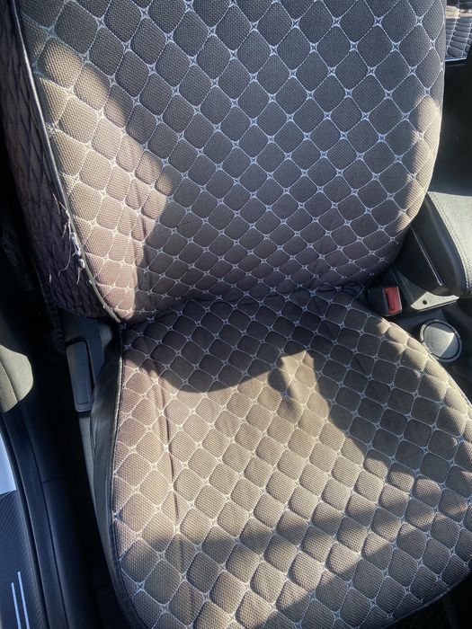 Продам авточехол универсалный