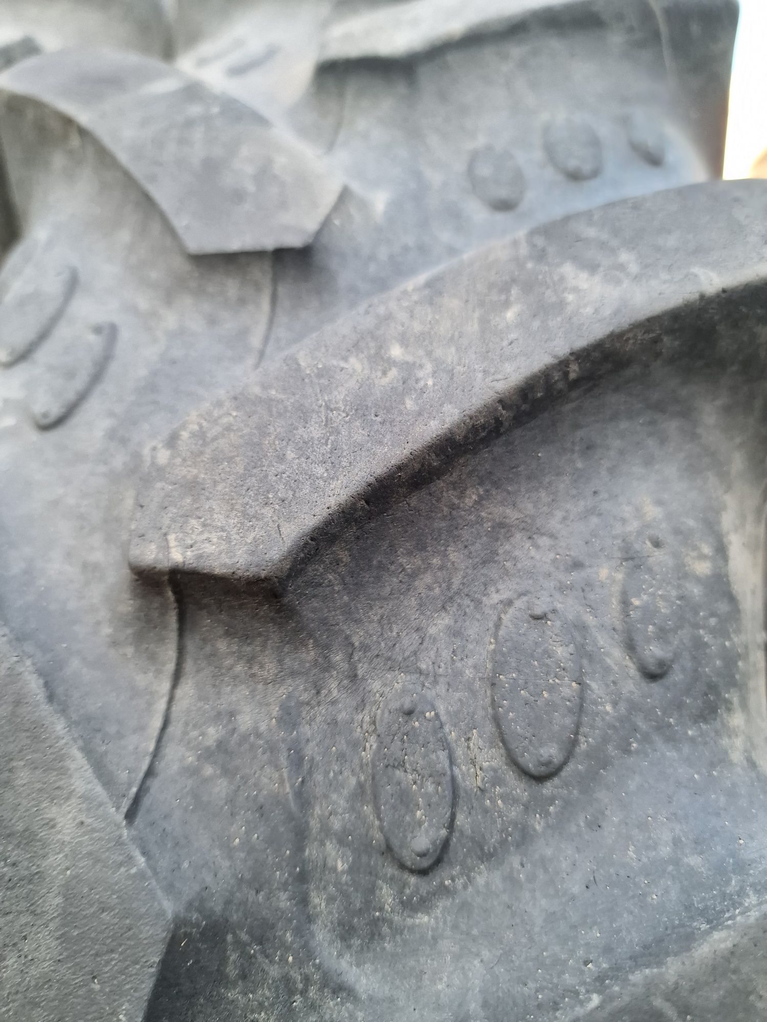 Anvelope agricole 7.50R20 (210/85R20) marca BKT
