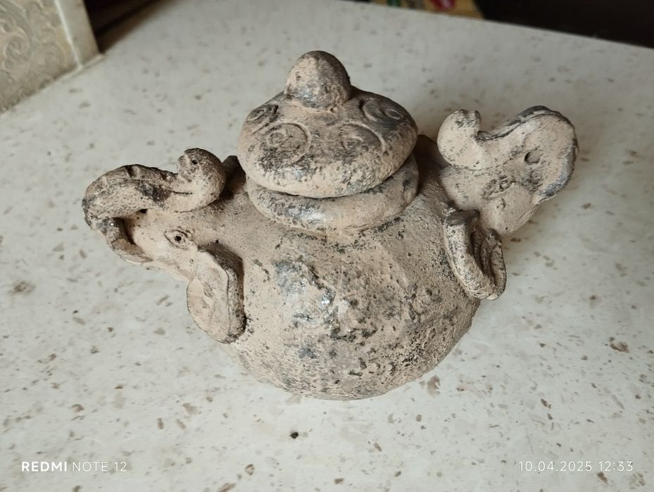 Старые горшочки,тяжелые