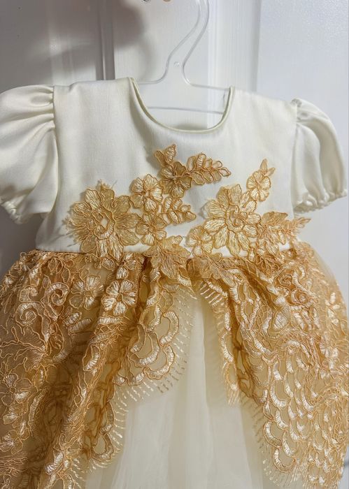 Rochie fetite cu trenă, broderie si bolero, dantelă și tulle