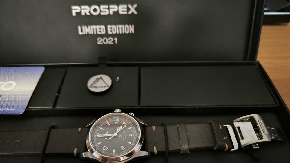 Seiko Prospex Alpinist SPB201J1
Mountain Sunset
