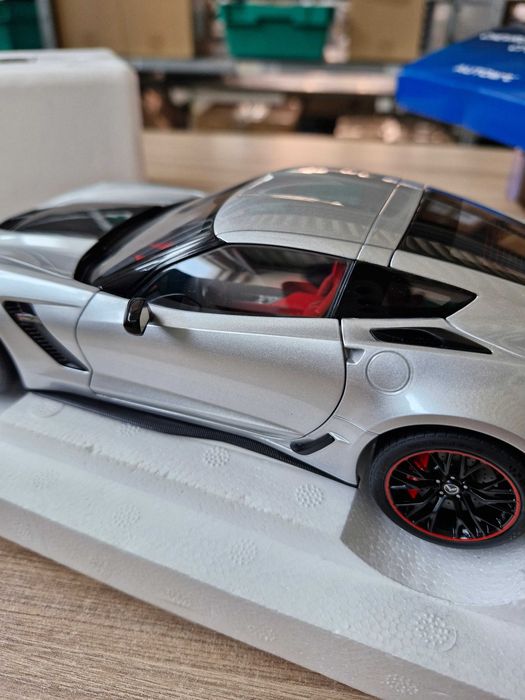 AutoArt Chevrolet Corvette C7Z06 1/18