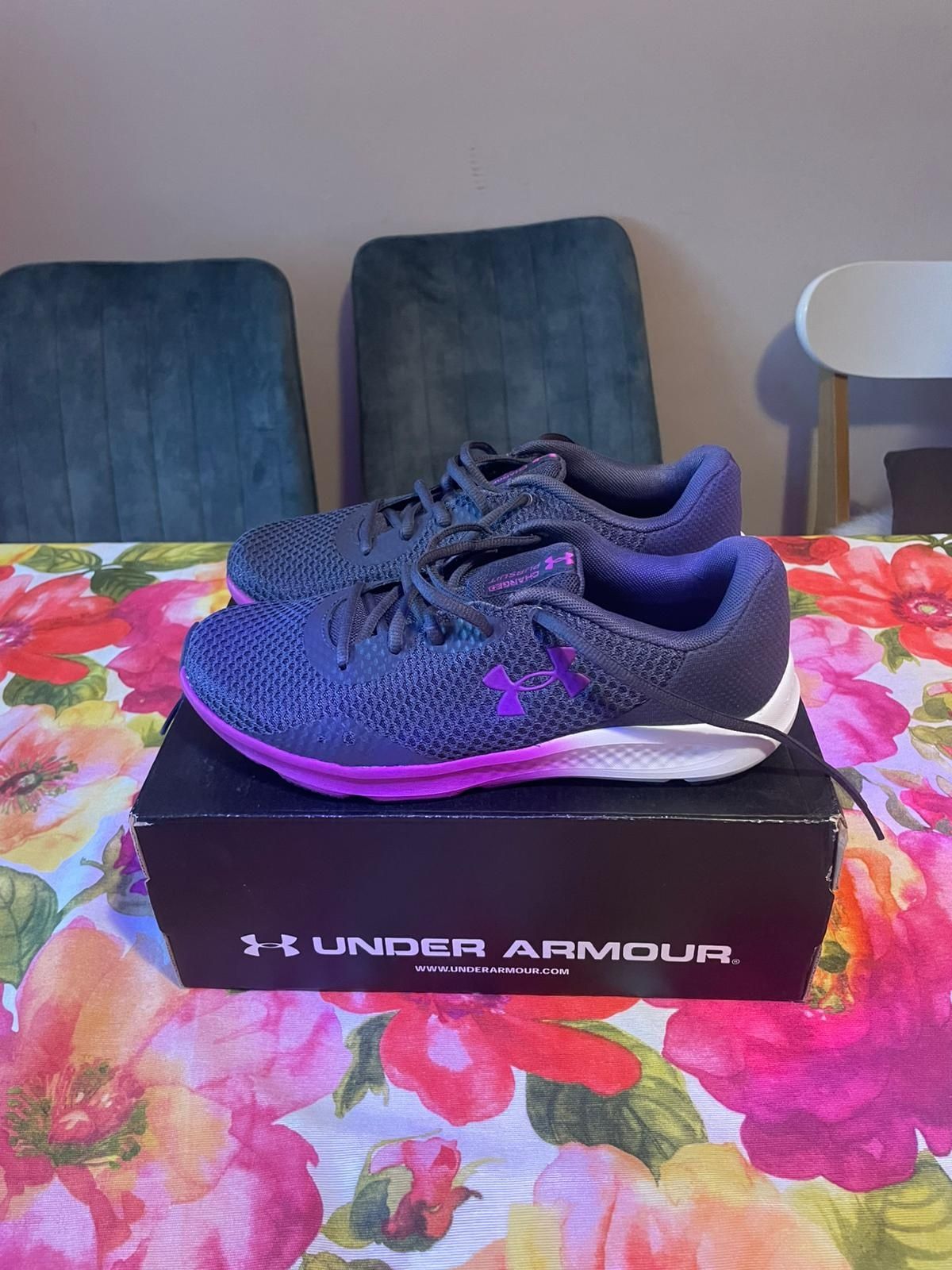 Adidași Under Armour