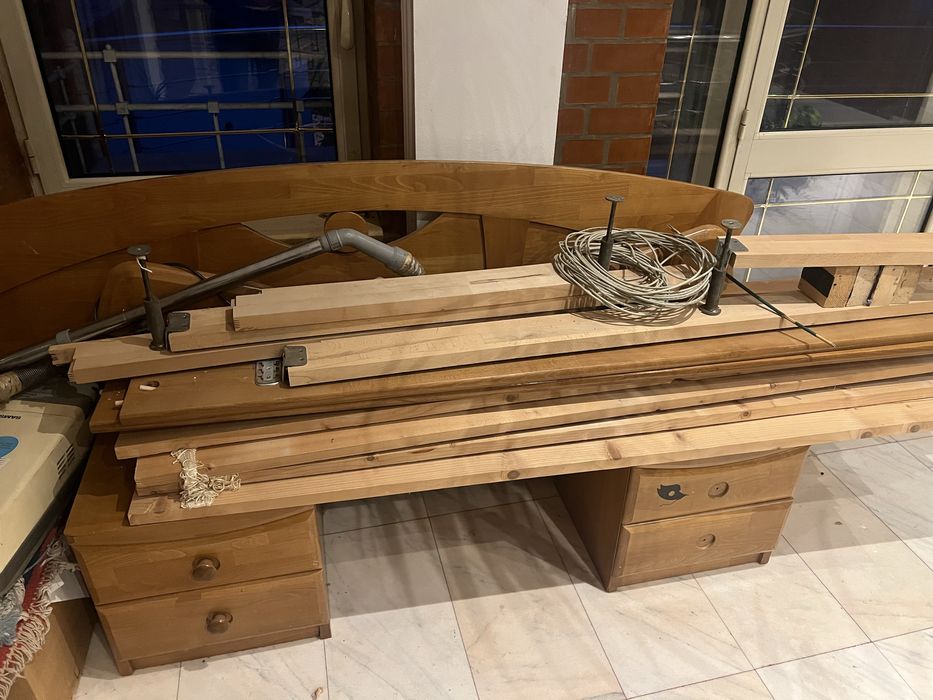 Dulap lemn masiv + comoda , pat si noptiere