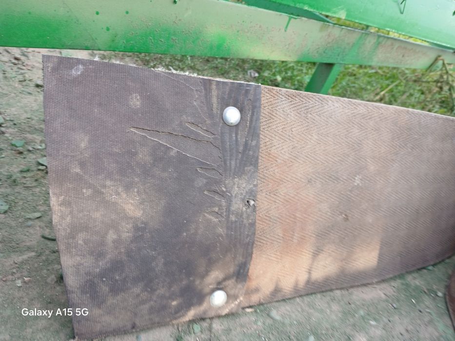 Vând banda de cauciuc la metru pret 15 lei