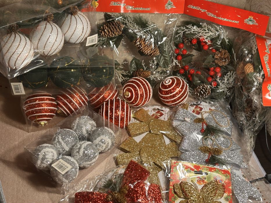 Продам дешево!!! Новогодный венок и декоры срочно продается!!!