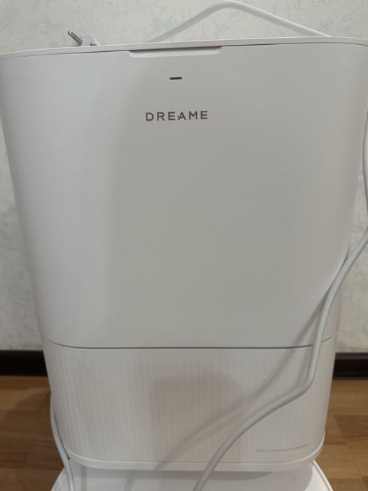 Продам робот пылесос DREAME