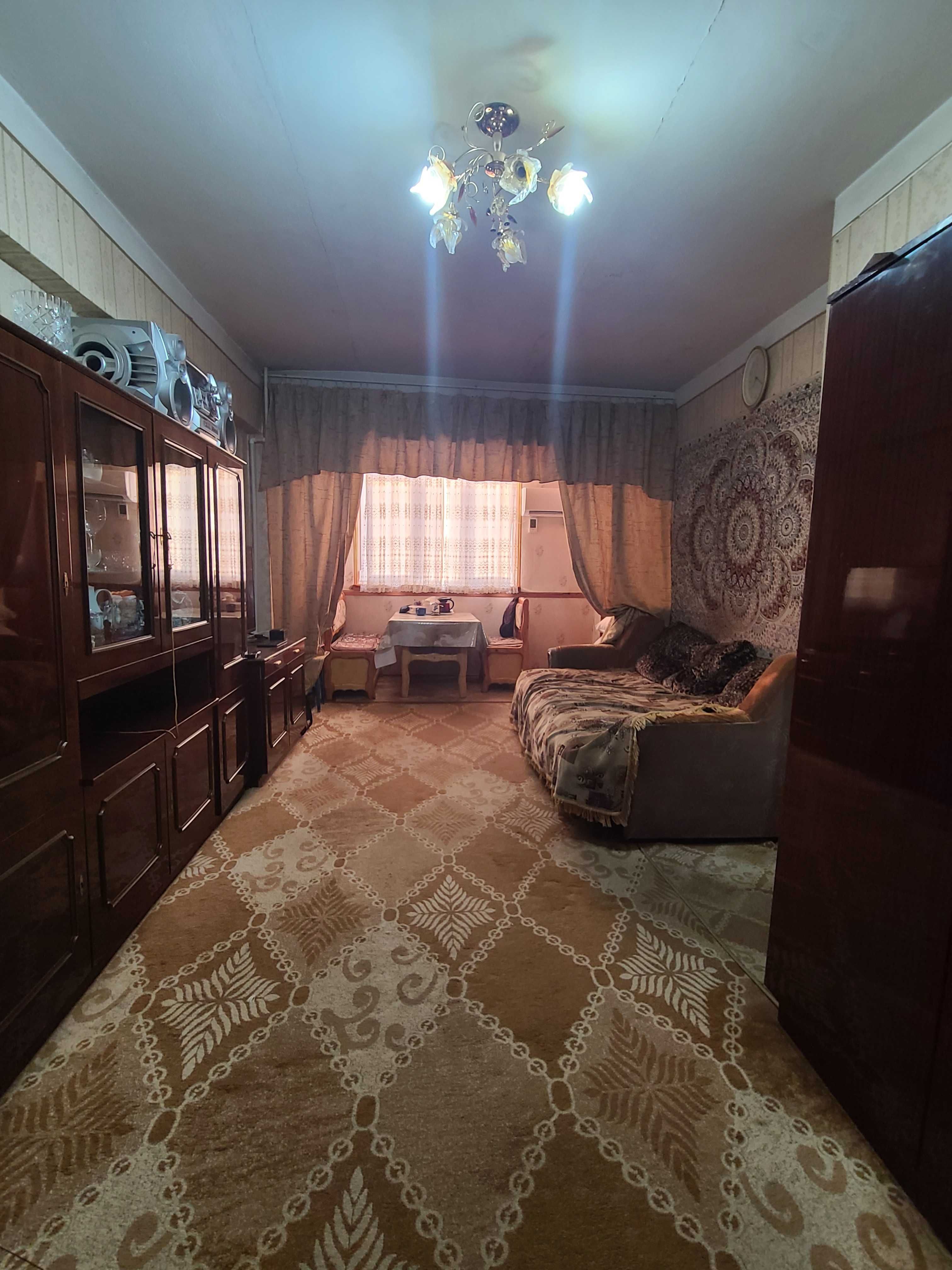 Продаю свою квартиру Чиланзар-7,  1/8/9, дом кирпичный, актепе