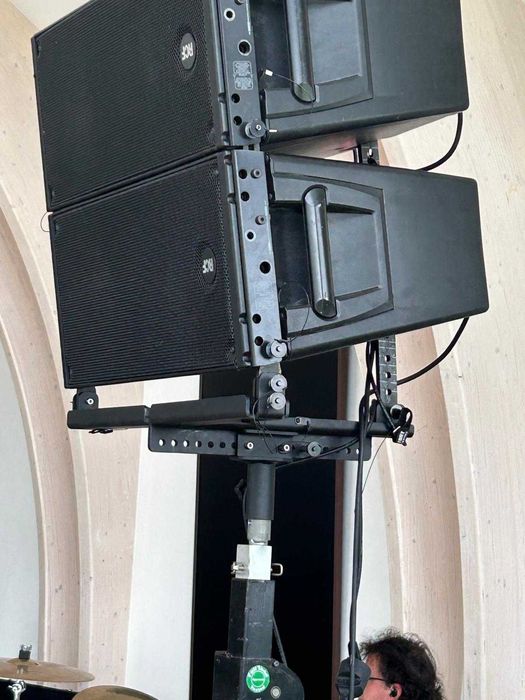 Inchiriez echip audio,lumini,led,scena pentru spectacole,conferinte