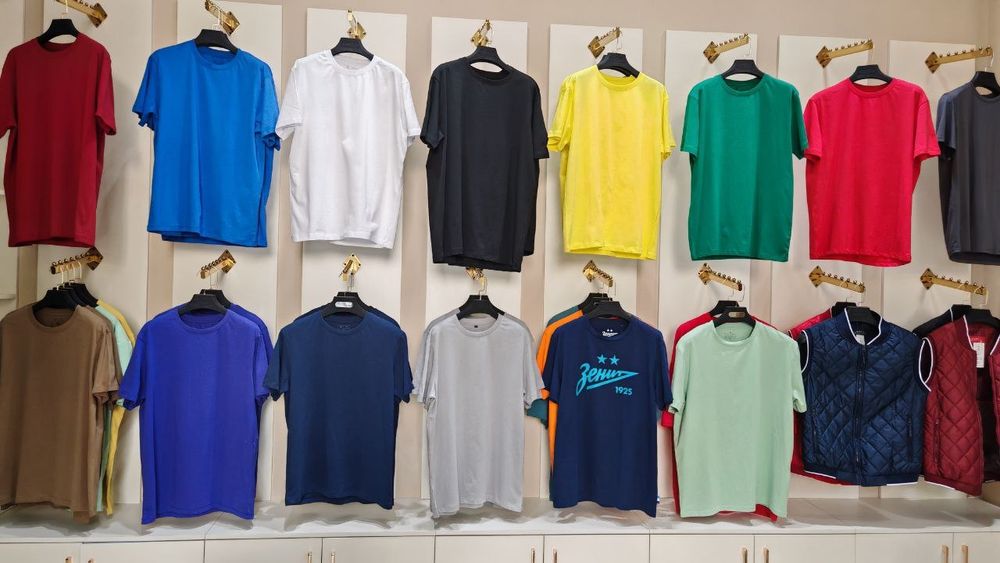 Futbolka s logotipom