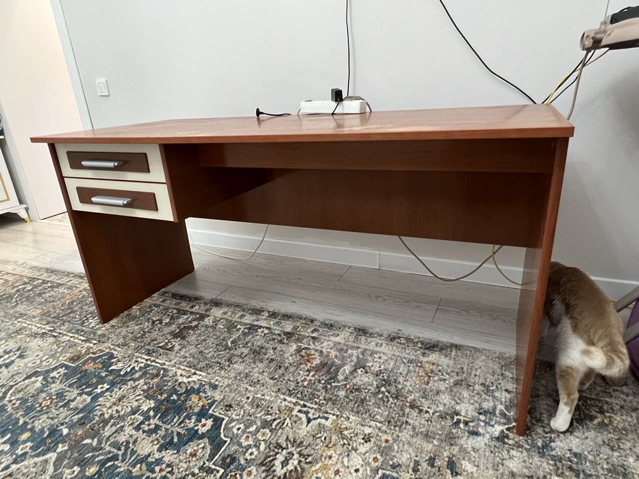 Большой стол письменный