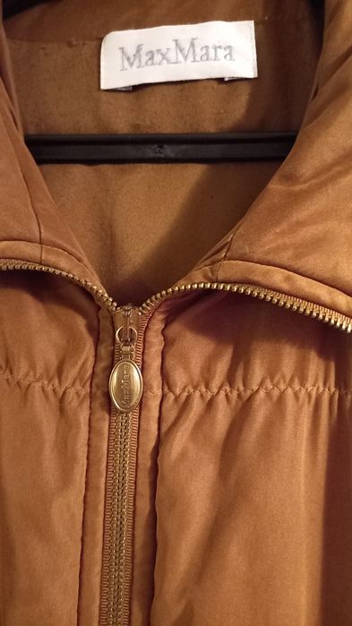 Vand jacheta dama iarna MAX MARA originala,lungime medie