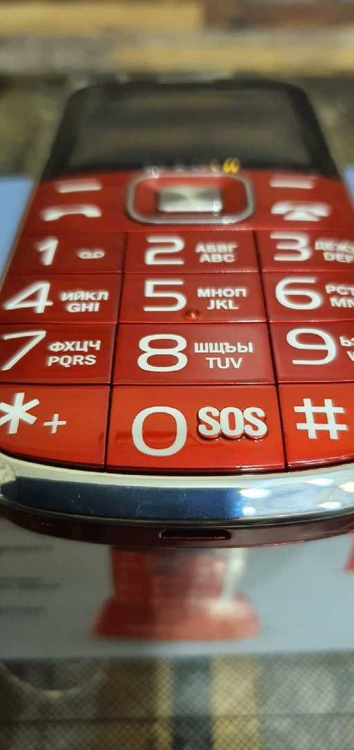 Сотовый телефон Maxvi B6 красный