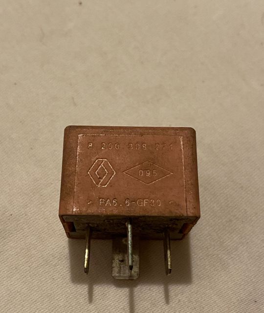 Releu 20240041 Dacia Logan prima generatie