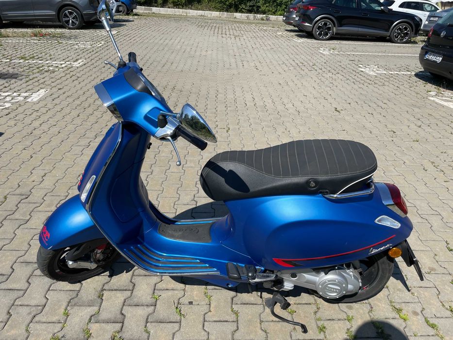 Vând Scuter Vespa Sprint 2019