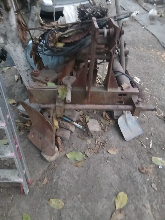 Vând tractor, remorca și plug