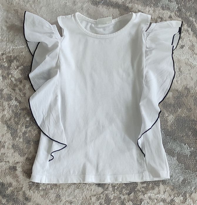 Футболочка с открытыми плечами