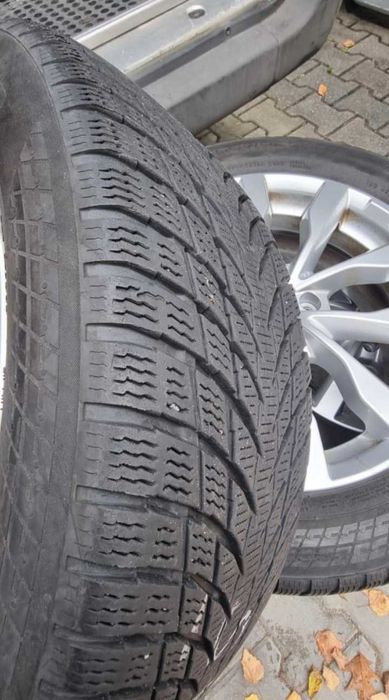 Продавам 4 броя нови алуминиеви джанти с зимни гуми 225.55.17