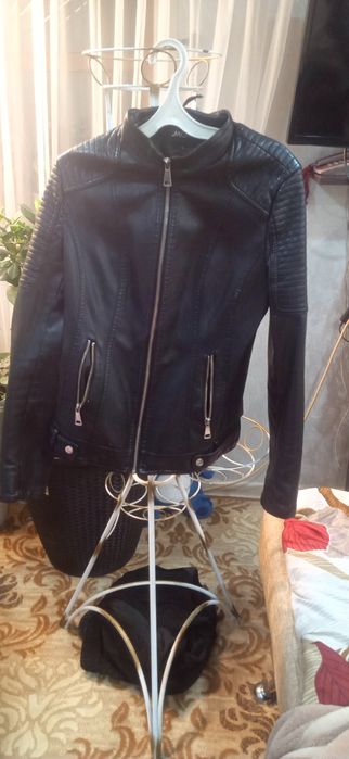 Продам куртка кожзам