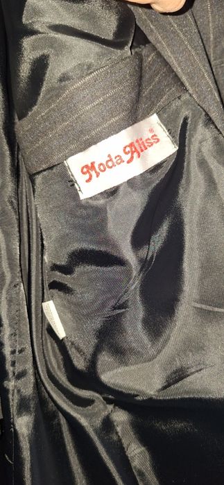 Costum barbat impecabil