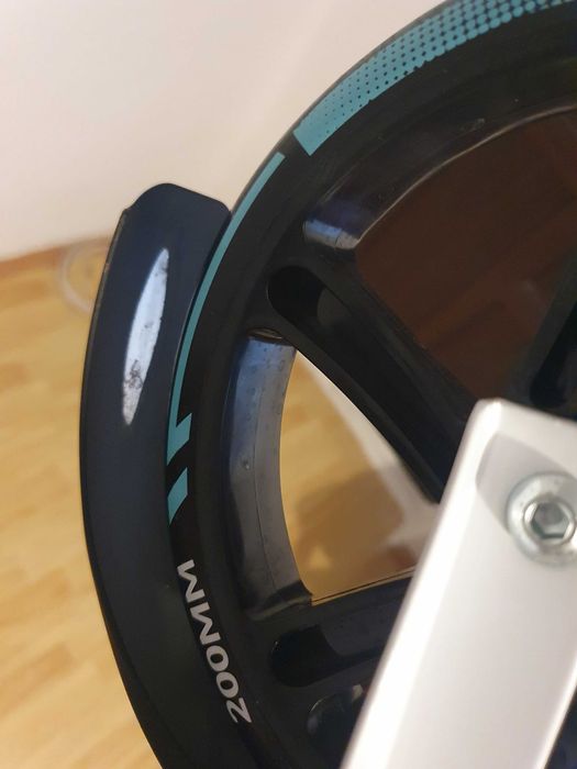 Trotineta din Aluminiu reglabila pe inaltime