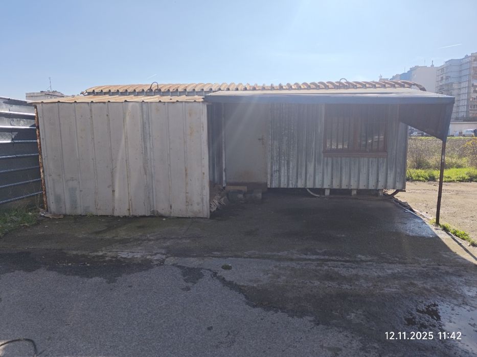 Фурфон на шейна за живеене.