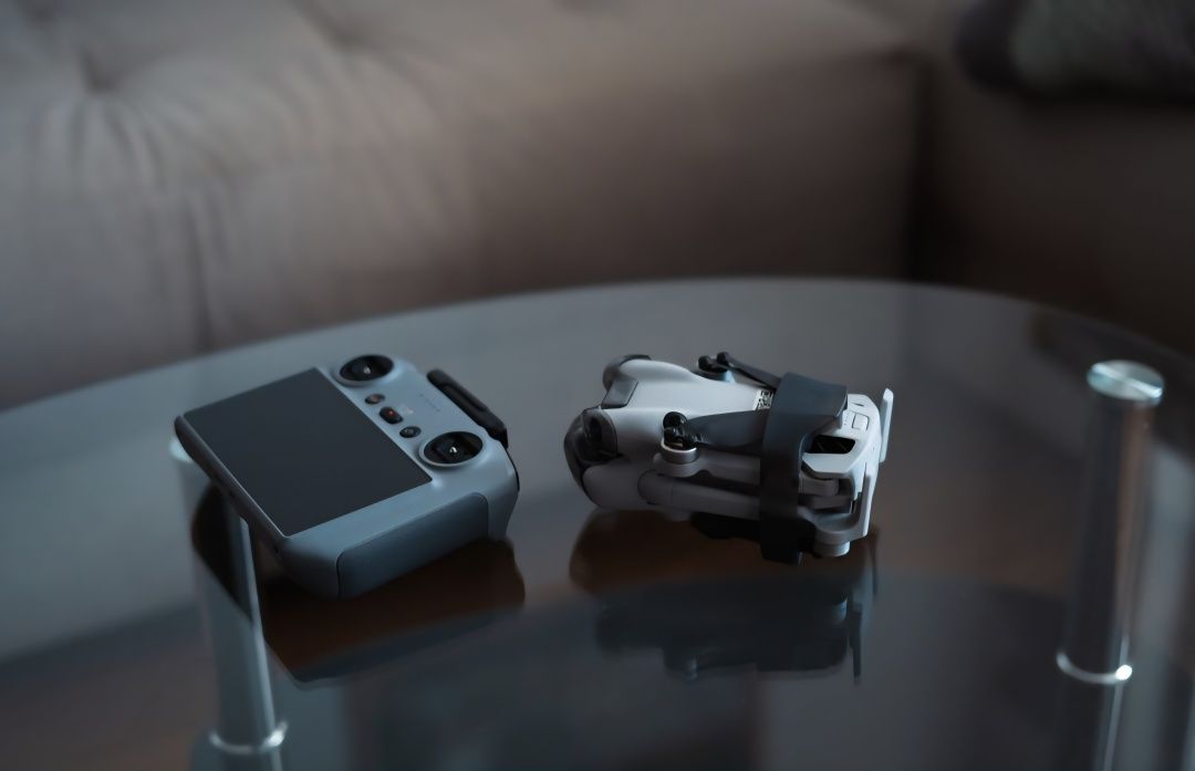 DJI mini 4 pro + smart controller и оставаща гаранция