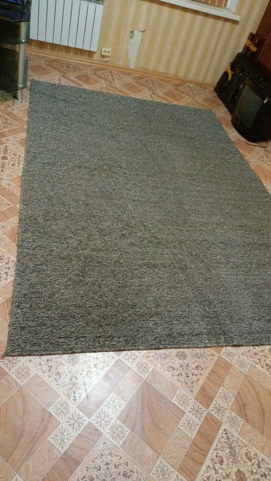 Продаётся Недорого: Палас в хорошем состоянии