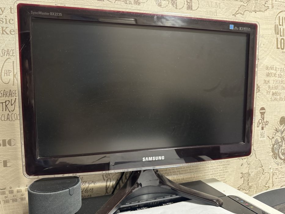Монитор samsung в хорошем состоянии