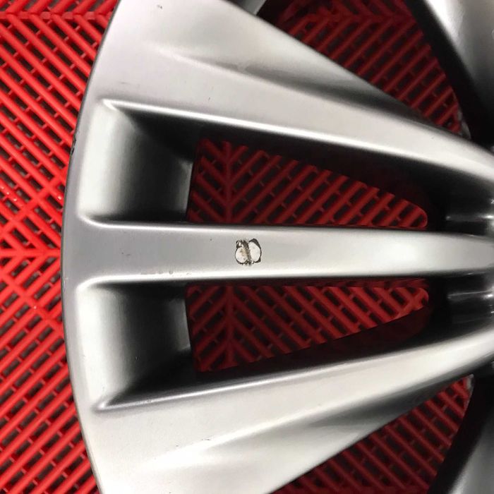 1x janta Toyota Highlander R20 8Jx20 ET35