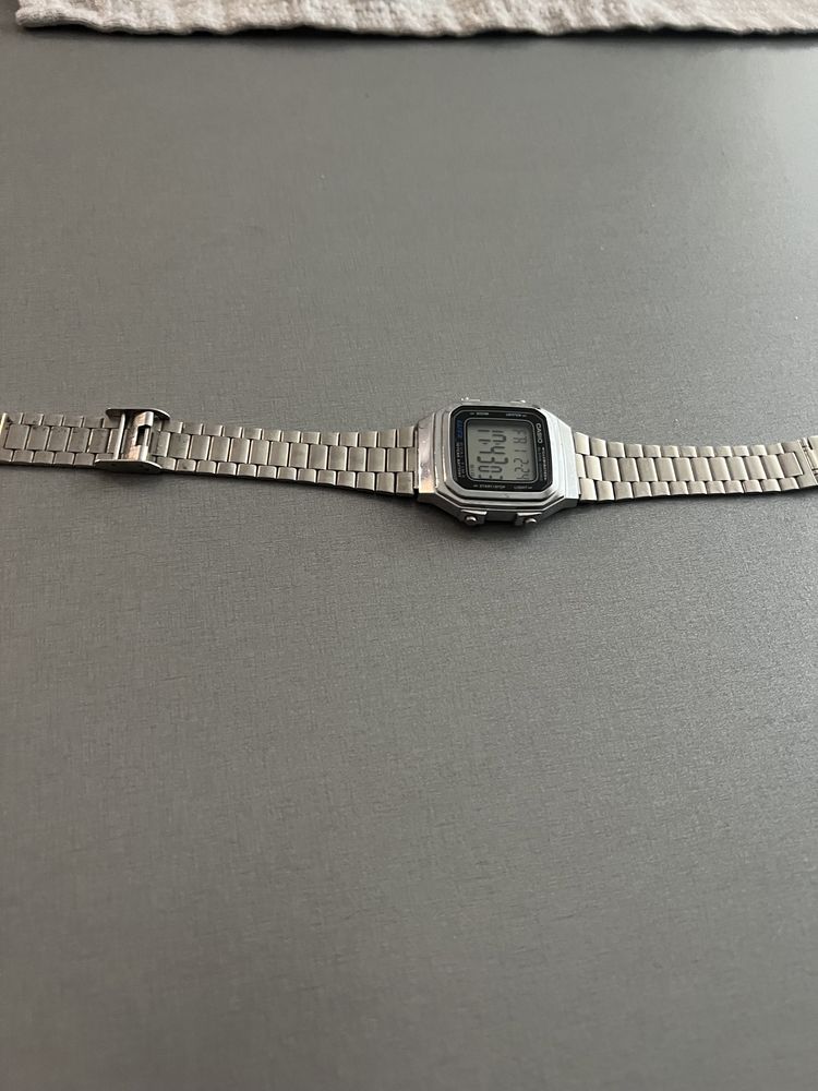 Часовник Casio unisex оригинален