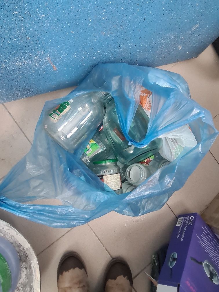 Продаются стеклянные банки. 2 л, 1 л и 0,5 л.