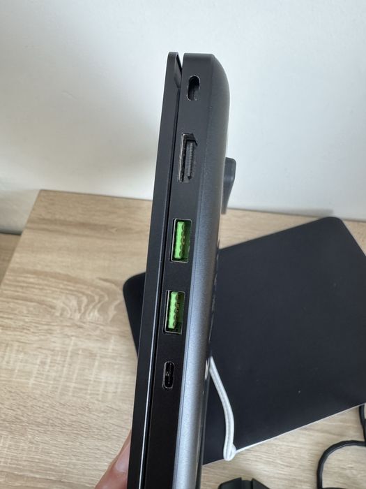 Razer Blade 15 Base / 2.5 Tb SSD / 40 Gb RAM / i7-10th/ RTX2060 (6 Gb)