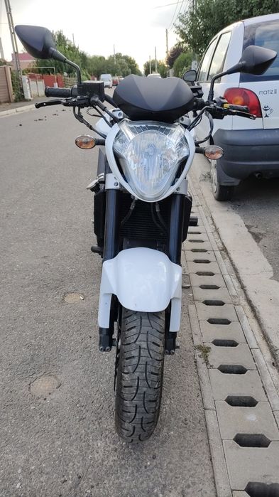 Hyosung GT650 Naked (nu Suzuki Yamaha Honda Kawasaki))