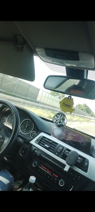 Vând BMW f30 2012 320d