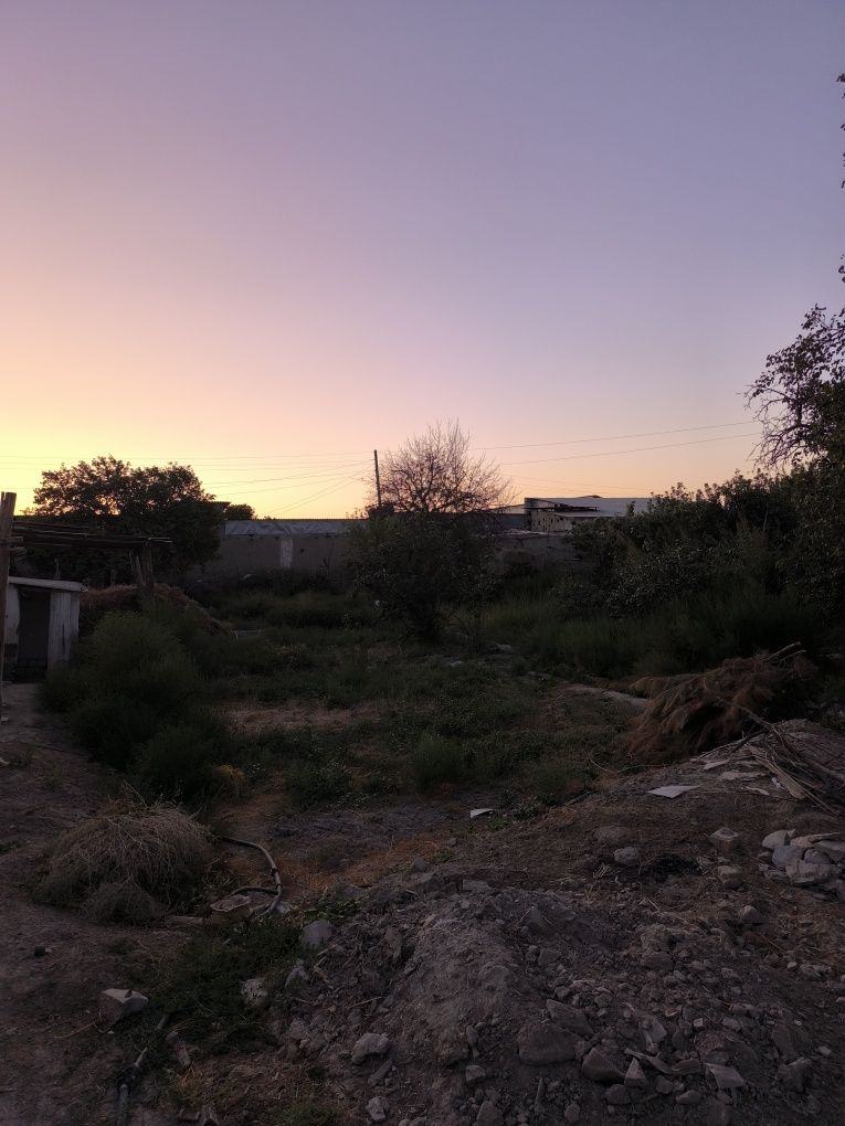 Uchastka sotiladi