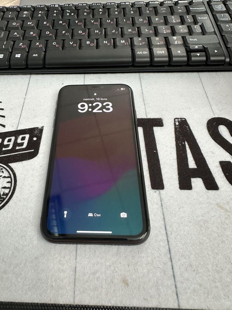 Iphone 11 запазен  128 gb