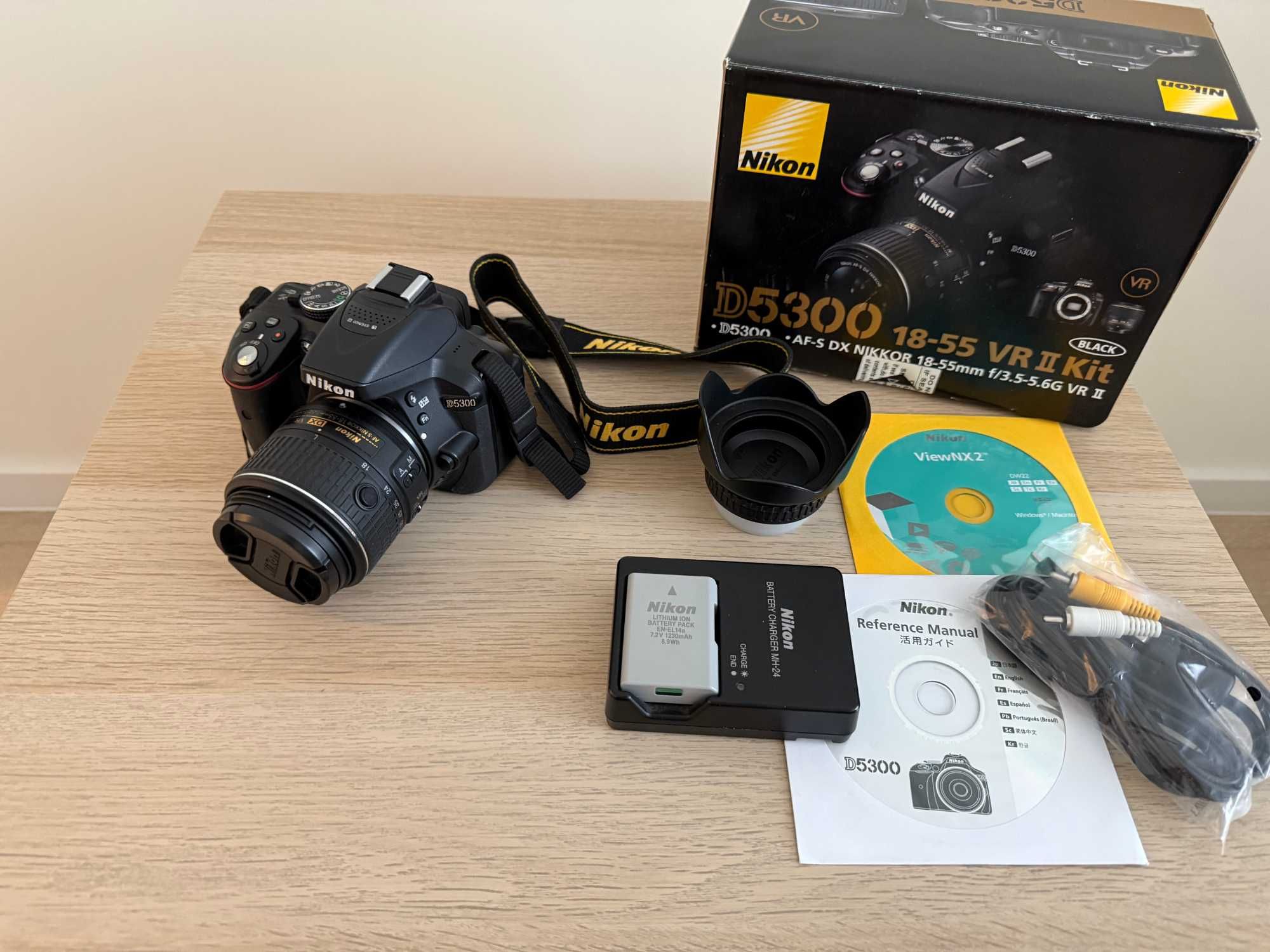 Фотоапарат NIKON D5300 Обектив 18-55mm + Чанта + Калъф + Аксесоари