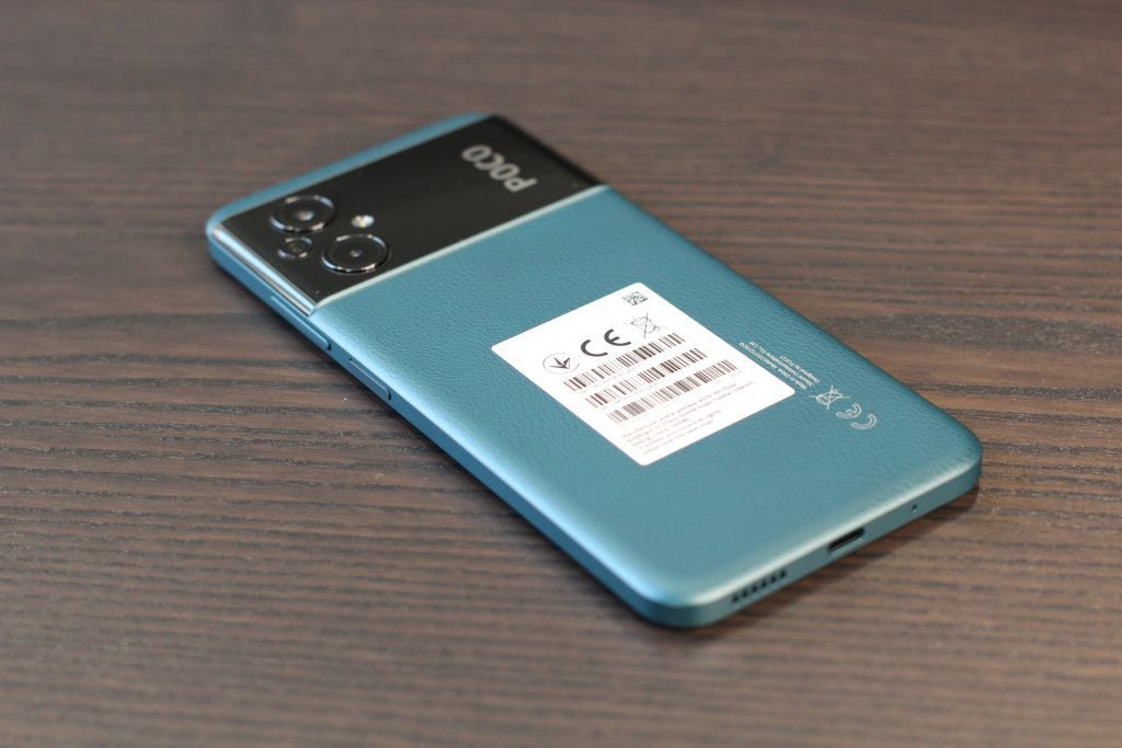 Poco M5 смартфон