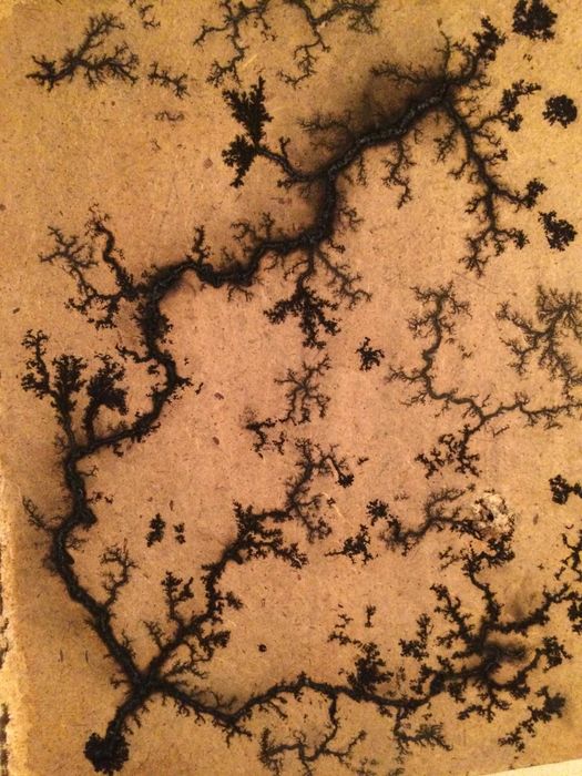 Продавам уред за електро гравиране на дърво по  метода „Лихтенберг“