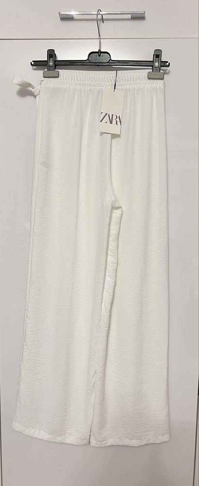 Pantaloni albi pareo, Zara , noi, mar S