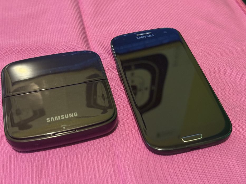 Samsung Galaxy S3 cu DOCK Incarcare Iesire Audio Incarcator Original