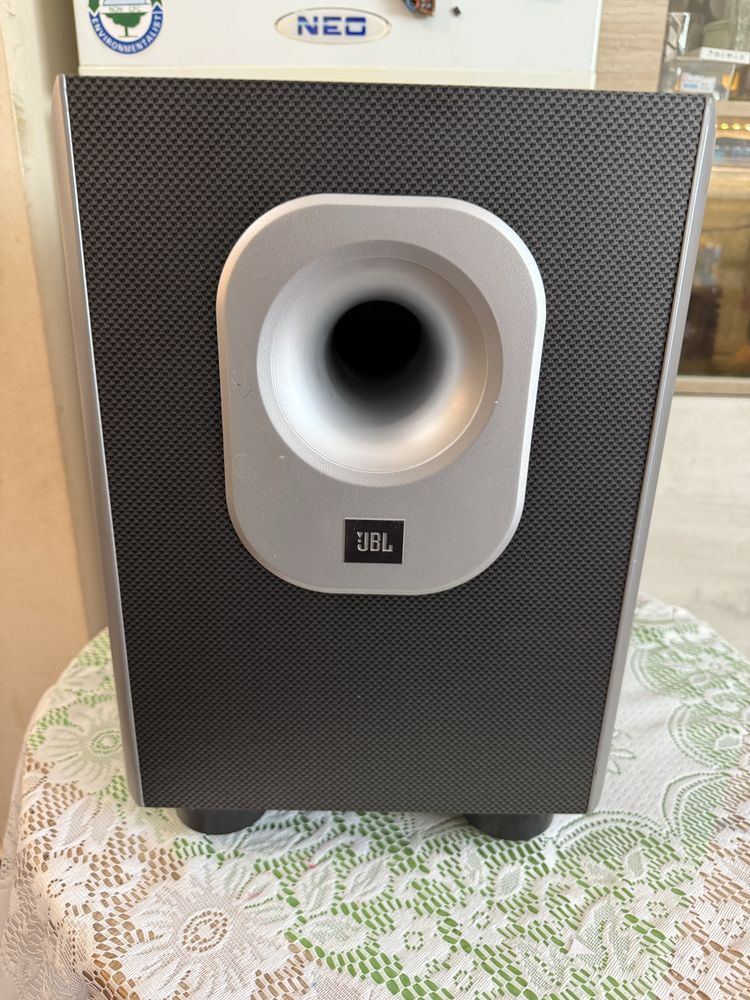 Като нов Subwoofer JBl SUB200/230