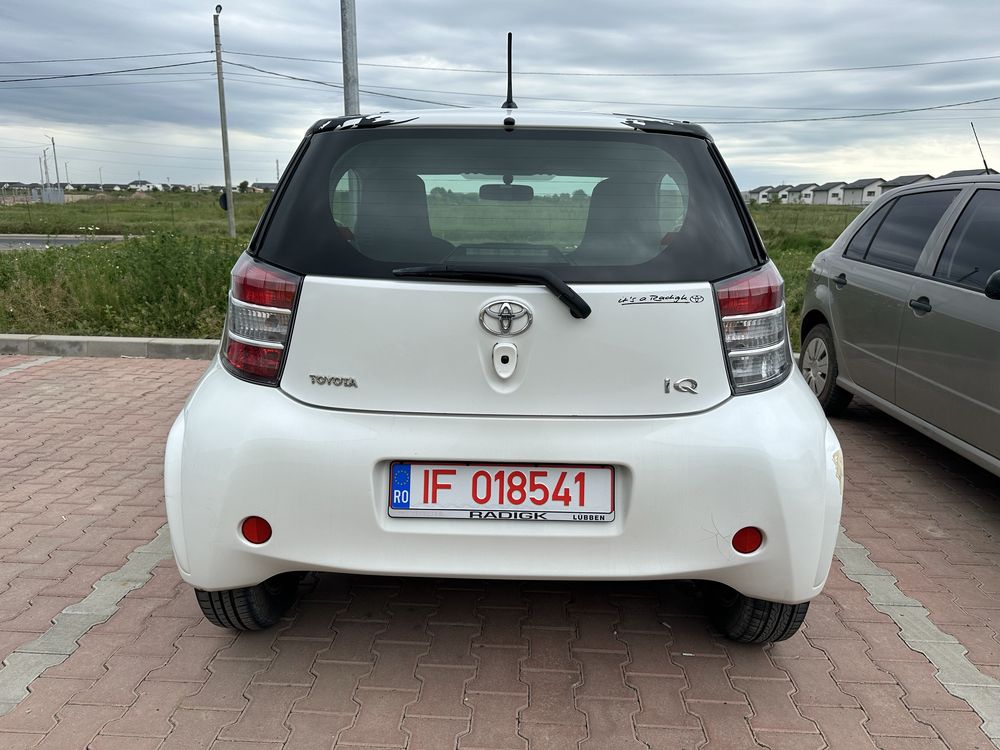 Jucarie de oras toyota iq