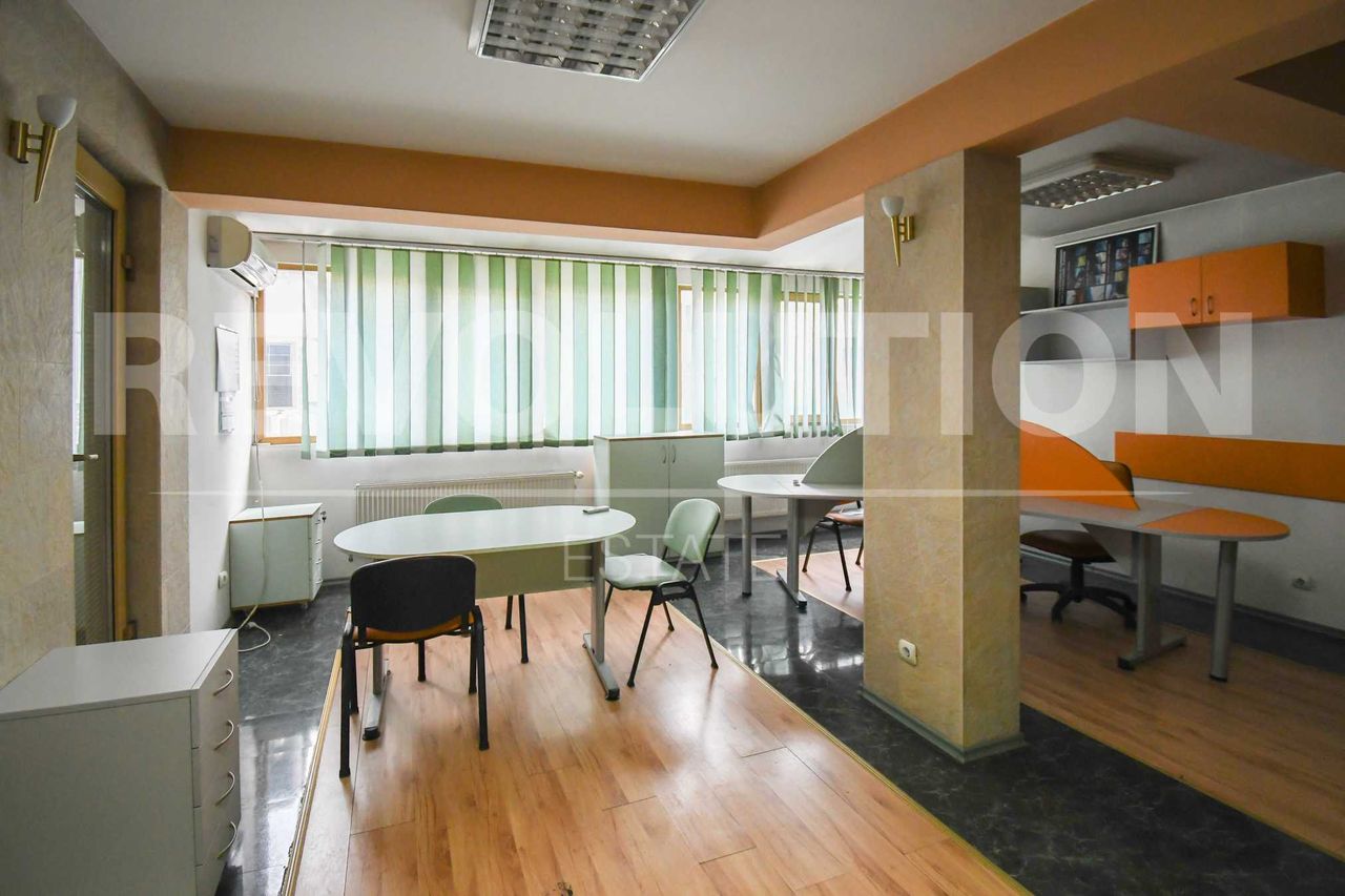 Дава се под наем Офис в София, Оборище - 180 кв.м за 1250 € - Снимка #3