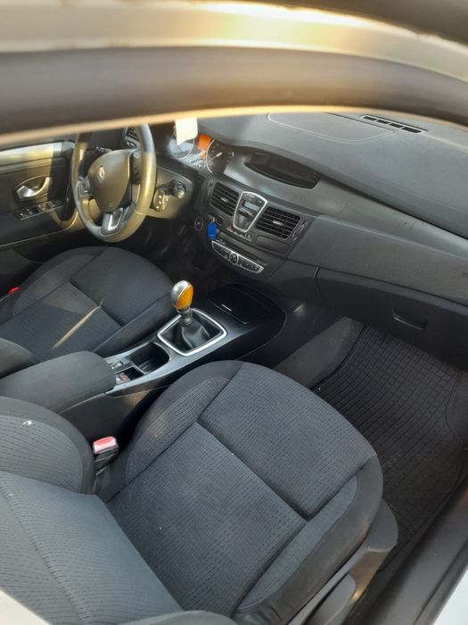 Vând  Renault Laguna