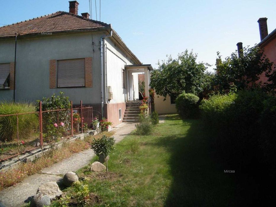 Gospodarie de vanzare Lipova, Arad