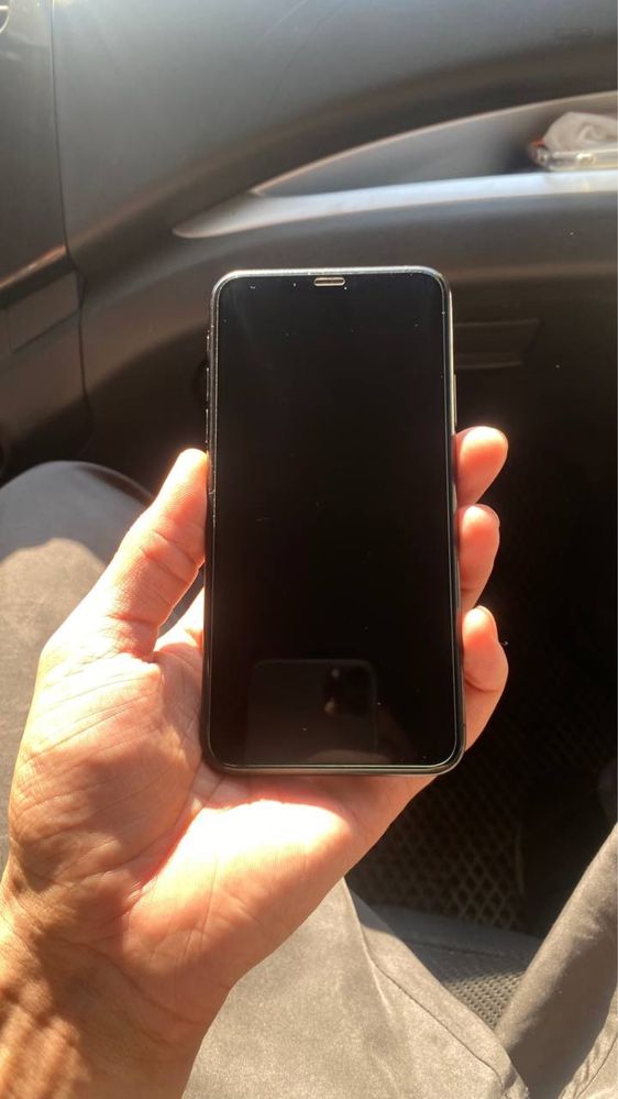 Iphone 11 pro max 256 gb holati yaxshi.