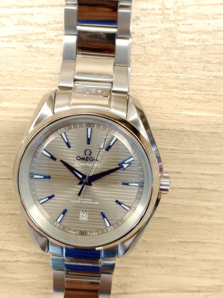 Omega механични часовници