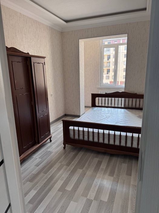 Аренда 3 комн Кадышева улица Иззат Новостройка